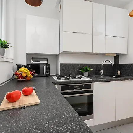 Lumina I 2br With Balcony I Near Center Of Apartment Warsaw