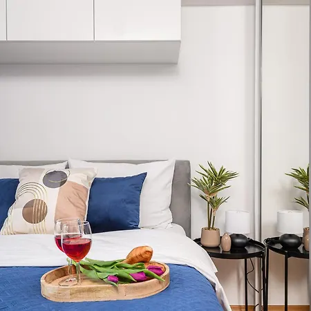 Apartment Lumina I 2br With Balcony I Near Center Of Warsaw