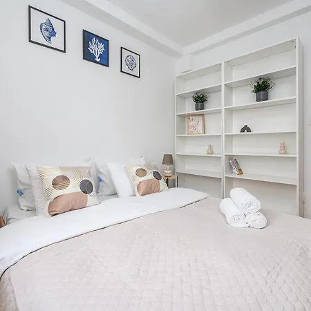 Lumina I 2br With Balcony I Near Center Of * Warsaw