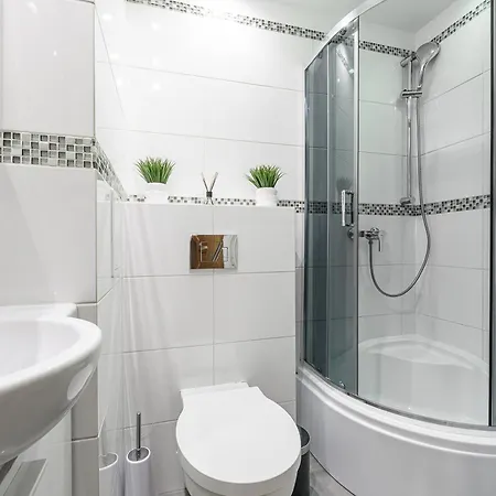 Lumina I 2br With Balcony I Near Center Of