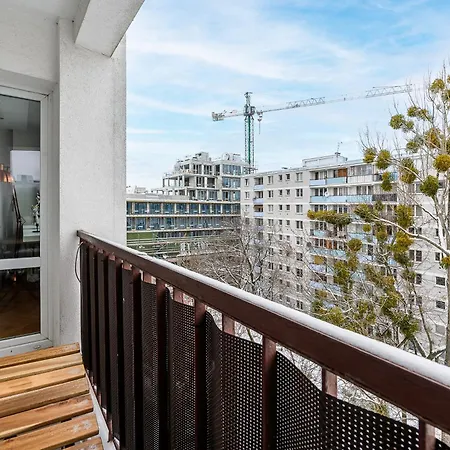 Lumina Near Center Of Varšava