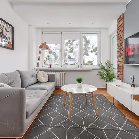 Lumina I 2br With Balcony I Near Center Of *