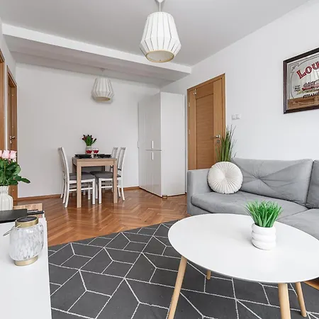 Lumina I 2br With Balcony I Near Center Of *