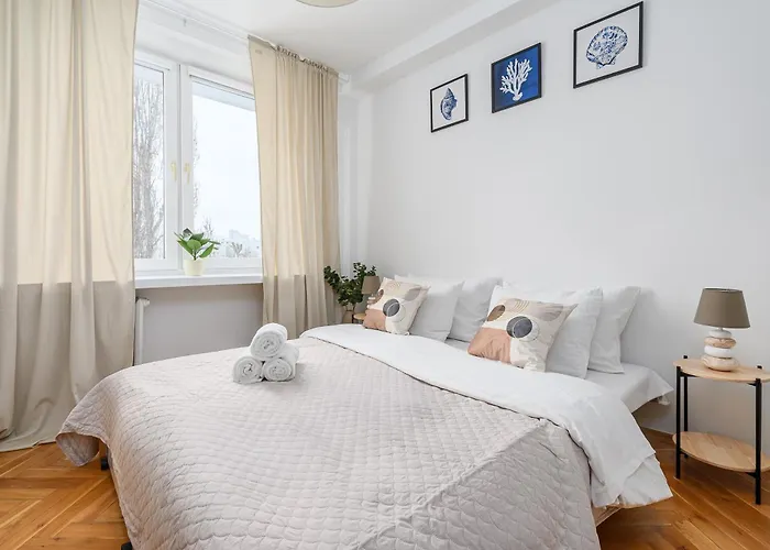 Lumina Near Center Of * Varšava